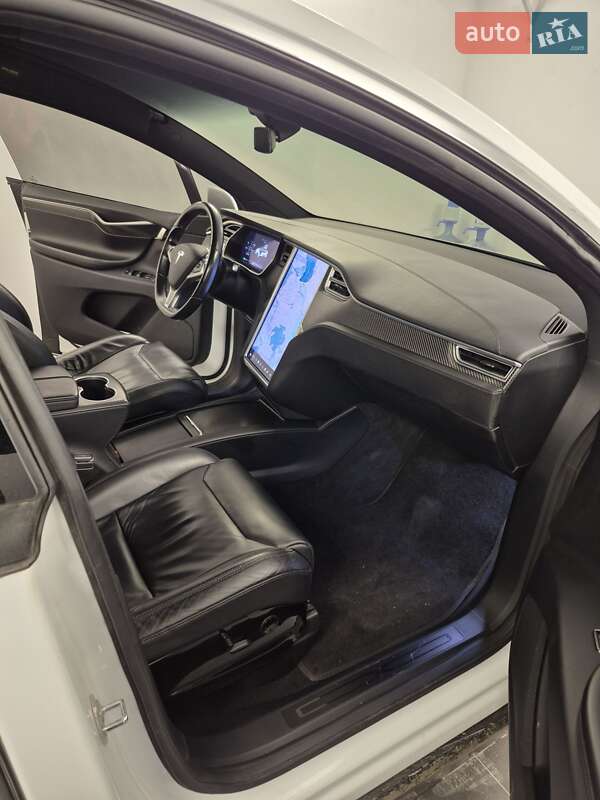 Внедорожник / Кроссовер Tesla Model X 2016 в Тернополе