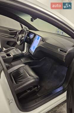 Позашляховик / Кросовер Tesla Model X 2016 в 