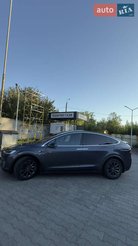 Позашляховик / Кросовер Tesla Model X 2018 в Вінниці