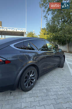Внедорожник / Кроссовер Tesla Model X 2018 в 