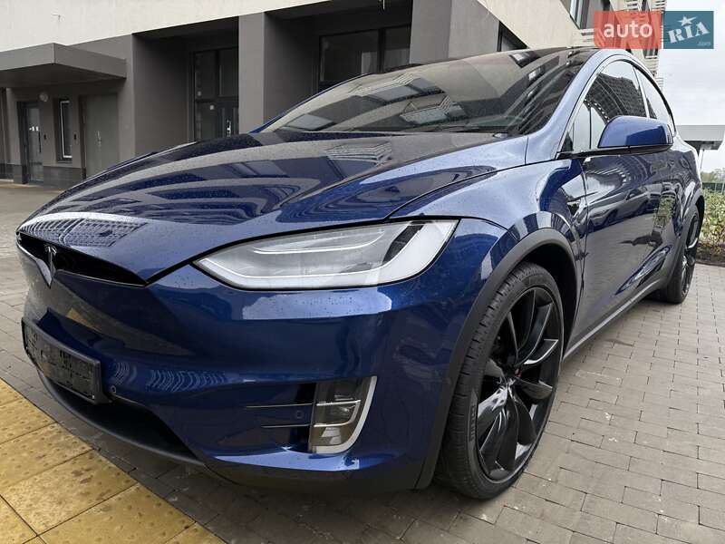 Позашляховик / Кросовер Tesla Model X 2019 в 