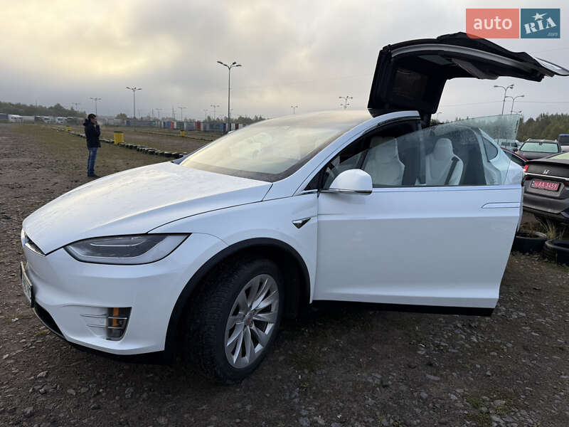Внедорожник / Кроссовер Tesla Model X 2018 в Львове