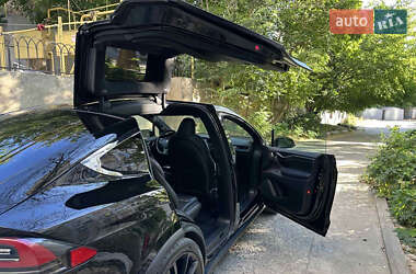Позашляховик / Кросовер Tesla Model X 2020 в 