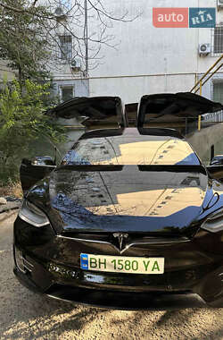 Позашляховик / Кросовер Tesla Model X 2020 в 
