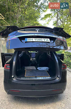 Позашляховик / Кросовер Tesla Model X 2020 в 