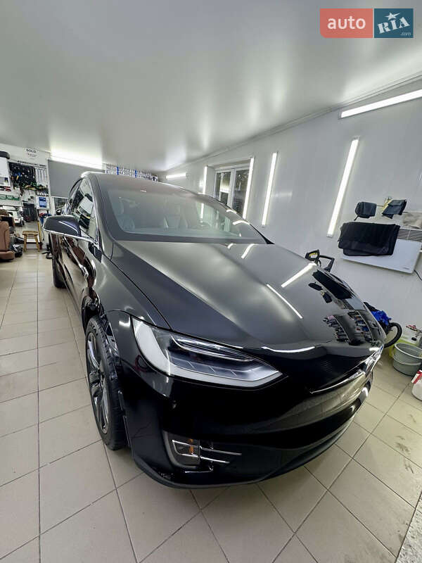 Внедорожник / Кроссовер Tesla Model X 2016 в 
