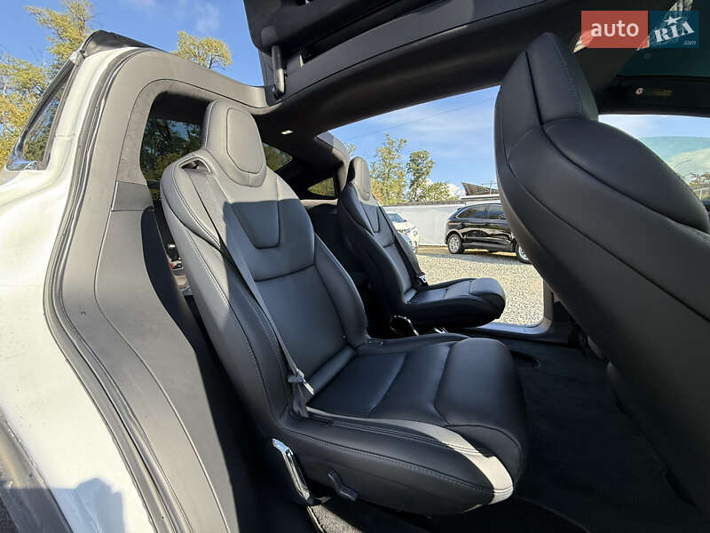 Позашляховик / Кросовер Tesla Model X 2019 в Умані