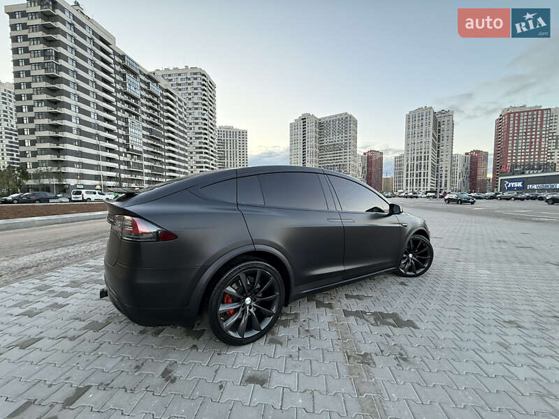 Позашляховик / Кросовер Tesla Model X 2016 в Києві