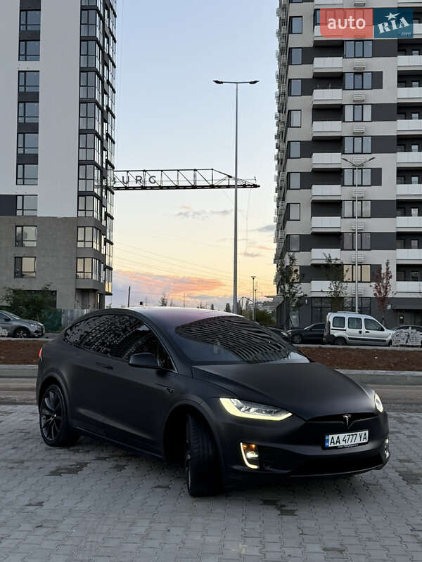 Позашляховик / Кросовер Tesla Model X 2016 в Києві