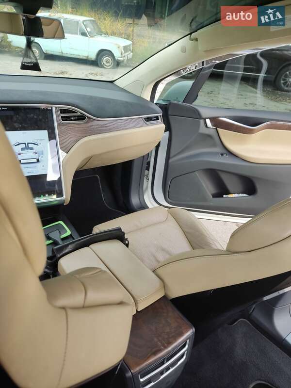 Внедорожник / Кроссовер Tesla Model X 2015 в Львове фото 11 Внедорожник / Кроссовер Tesla Model X 2015 в Львове