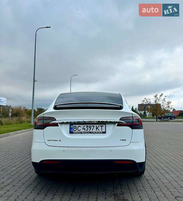 Внедорожник / Кроссовер Tesla Model X 2016 в Городке