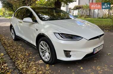 Позашляховик / Кросовер Tesla Model X 2018 в  фото 7 Позашляховик / Кросовер Tesla Model X 2018 в