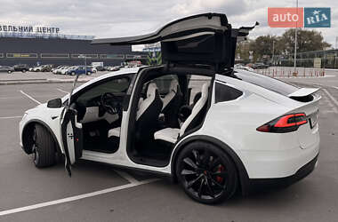 Позашляховик / Кросовер Tesla Model X 2017 в 