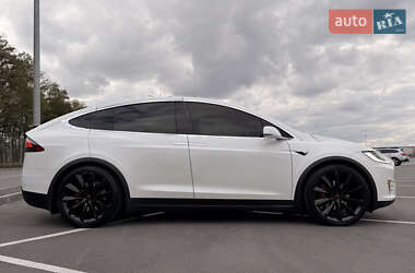 Позашляховик / Кросовер Tesla Model X 2017 в 