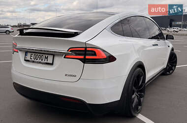Позашляховик / Кросовер Tesla Model X 2017 в 