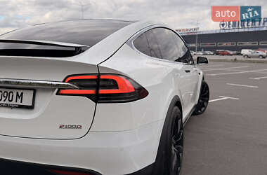 Позашляховик / Кросовер Tesla Model X 2017 в 