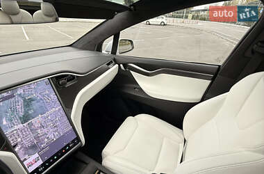 Позашляховик / Кросовер Tesla Model X 2017 в 