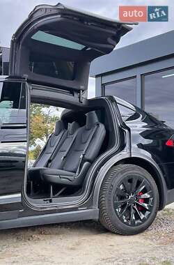 Позашляховик / Кросовер Tesla Model X 2018 в 