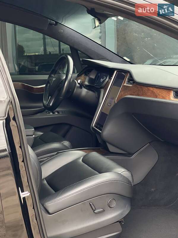 Внедорожник / Кроссовер Tesla Model X 2018 в Киеве