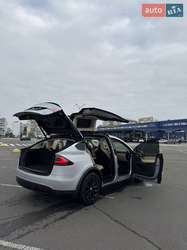 Внедорожник / Кроссовер Tesla Model X 2016 в Киеве
