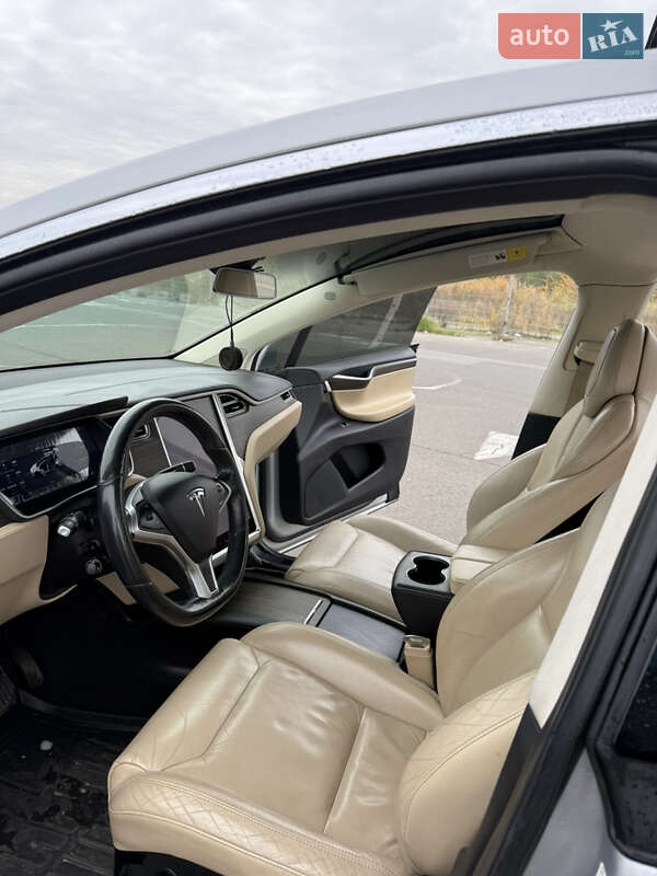 Внедорожник / Кроссовер Tesla Model X 2016 в Киеве
