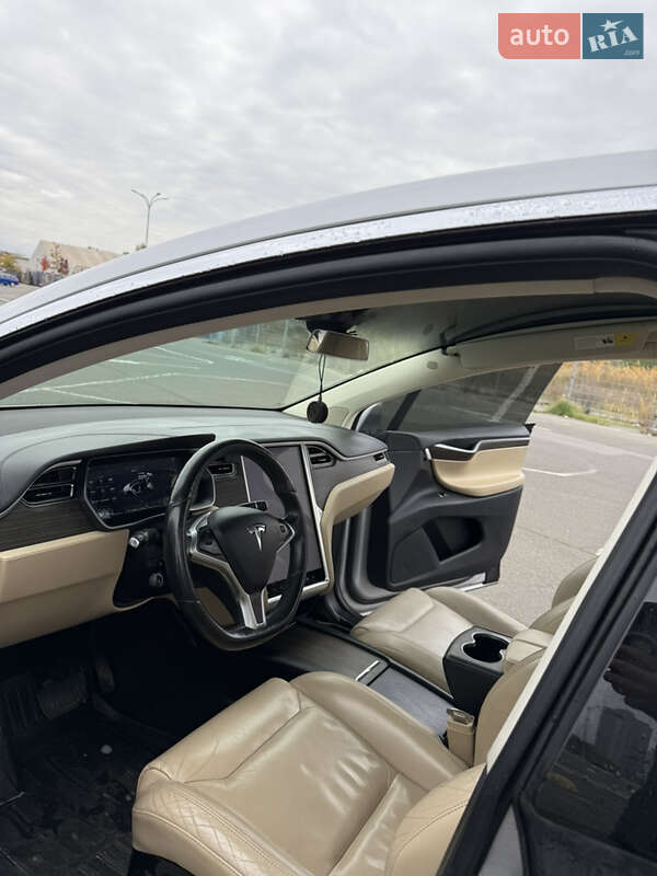 Внедорожник / Кроссовер Tesla Model X 2016 в Киеве