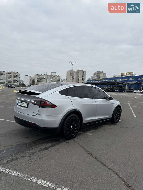 Внедорожник / Кроссовер Tesla Model X 2016 в Киеве