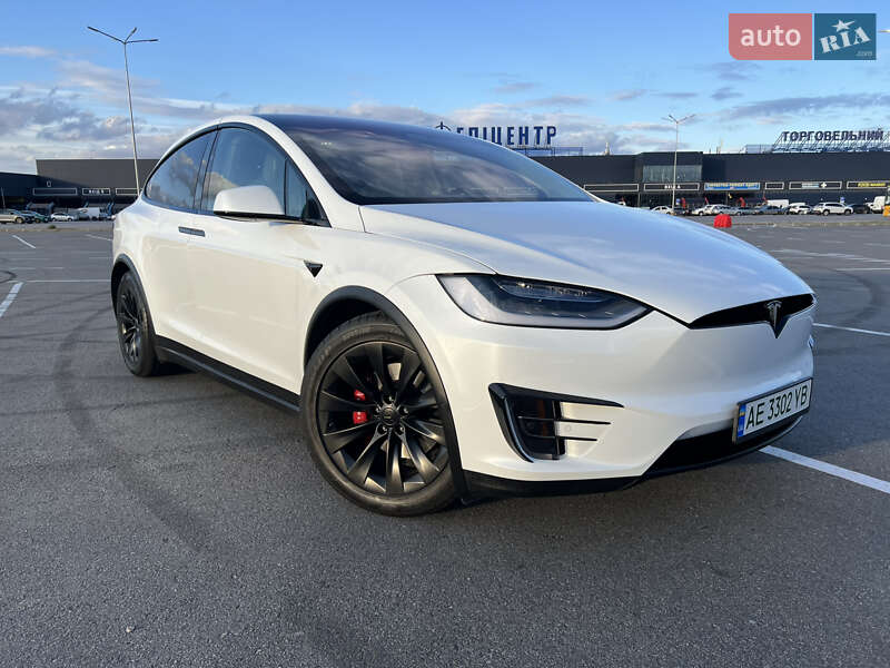 Позашляховик / Кросовер Tesla Model X 2018 в Дніпрі