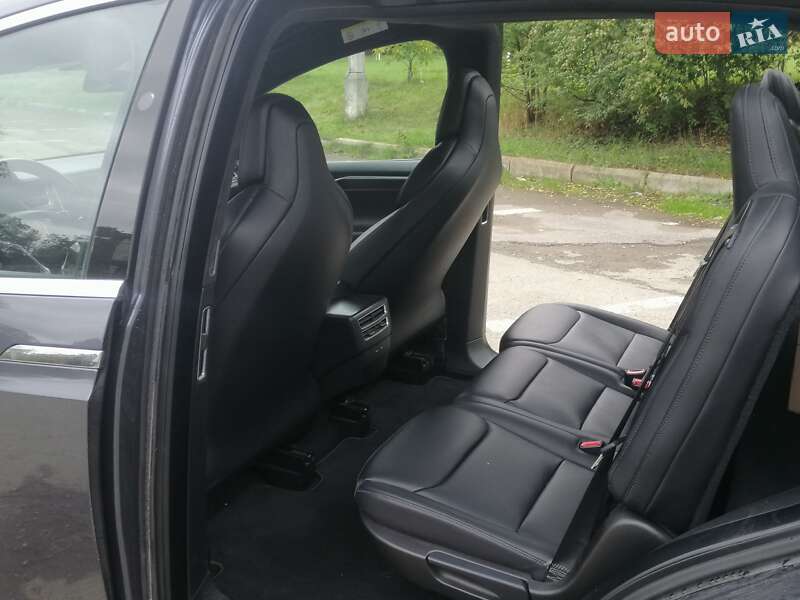 Внедорожник / Кроссовер Tesla Model X 2017 в Ивано-Франковске