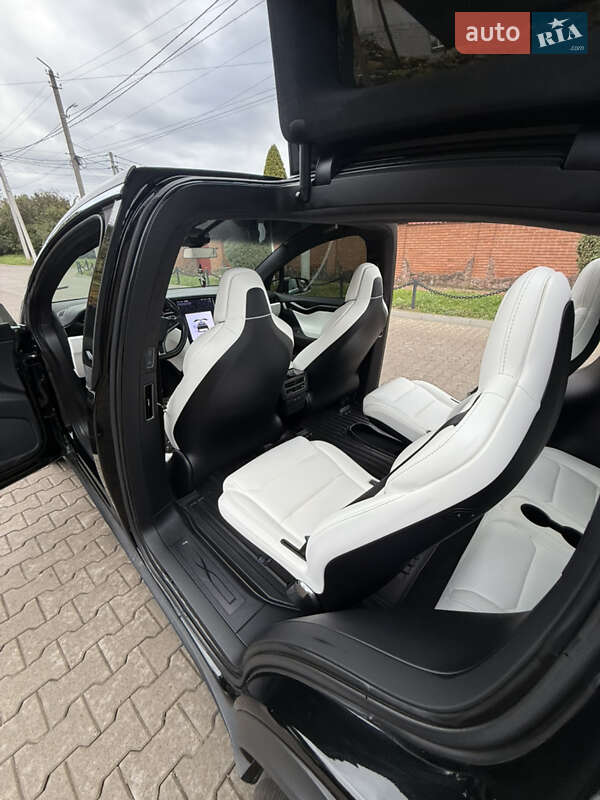 Позашляховик / Кросовер Tesla Model X 2019 в Львові