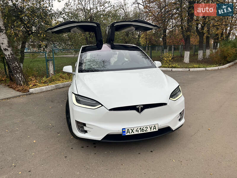Позашляховик / Кросовер Tesla Model X 2016 в Харкові фото 12 Позашляховик / Кросовер Tesla Model X 2016 в Харкові