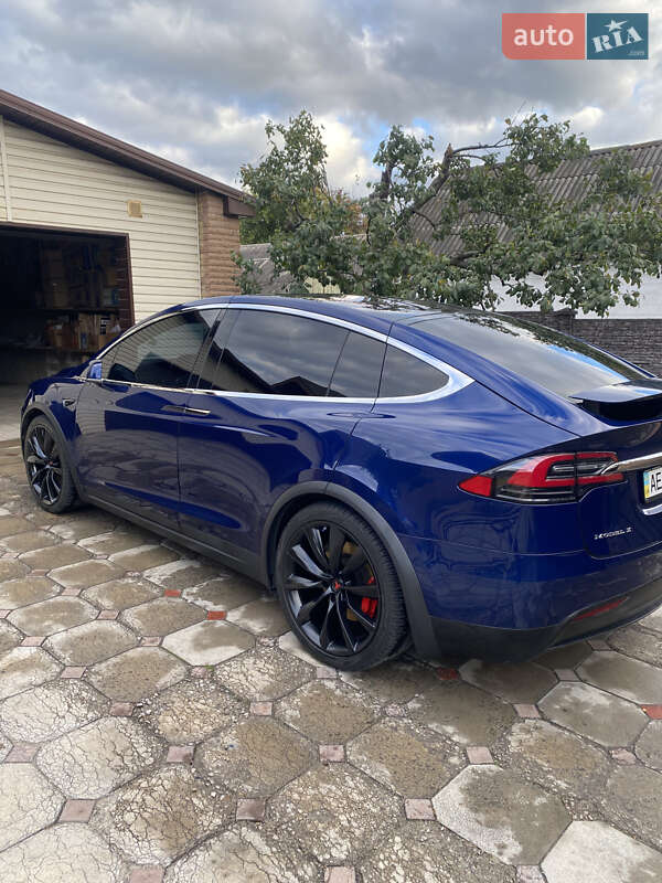 Позашляховик / Кросовер Tesla Model X 2017 в Кам'янському
