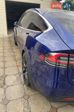Внедорожник / Кроссовер Tesla Model X 2017 в 