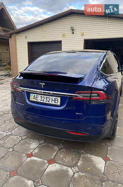 Внедорожник / Кроссовер Tesla Model X 2017 в 