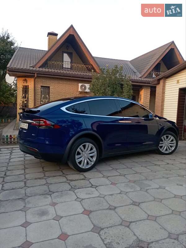 Позашляховик / Кросовер Tesla Model X 2017 в Кам'янському