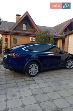 Внедорожник / Кроссовер Tesla Model X 2017 в 
