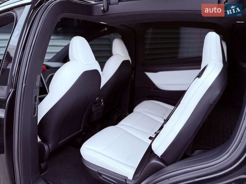 Внедорожник / Кроссовер Tesla Model X 2020 в Сумах