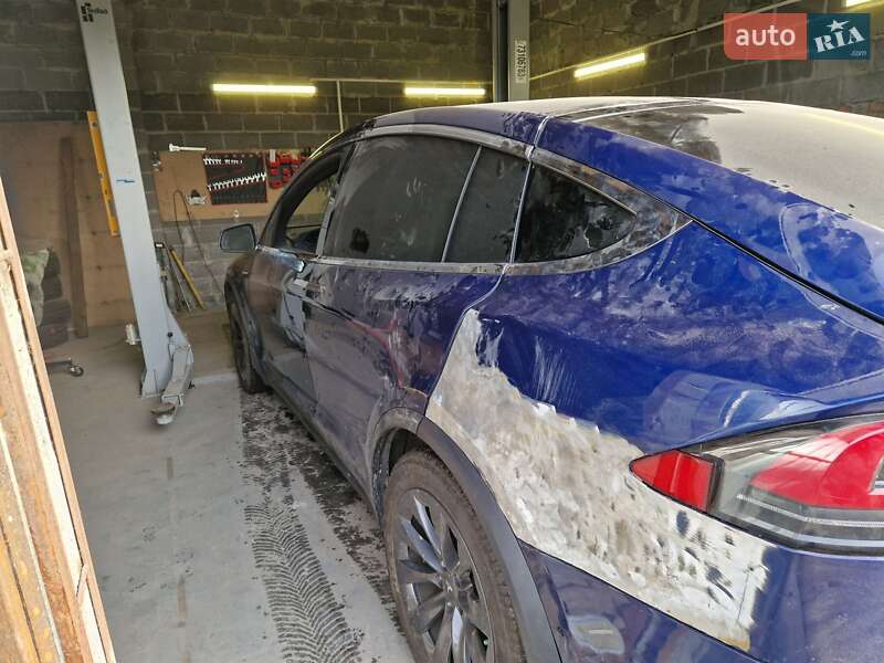 Позашляховик / Кросовер Tesla Model X 2018 в Черкасах фото 3 Позашляховик / Кросовер Tesla Model X 2018 в Черкасах