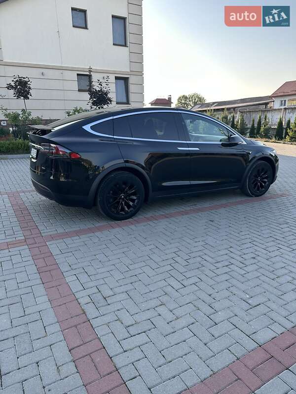 Внедорожник / Кроссовер Tesla Model X 2017 в Золочеве фото 13 Внедорожник / Кроссовер Tesla Model X 2017 в Золочеве