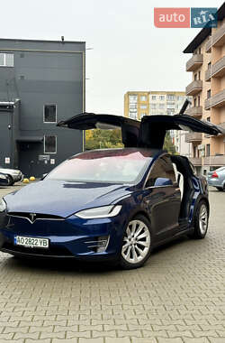 Позашляховик / Кросовер Tesla Model X 2017 в Ужгороді