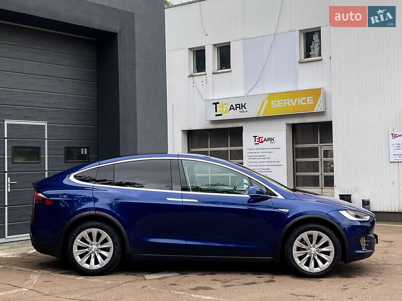 Позашляховик / Кросовер Tesla Model X 2016 в Києві