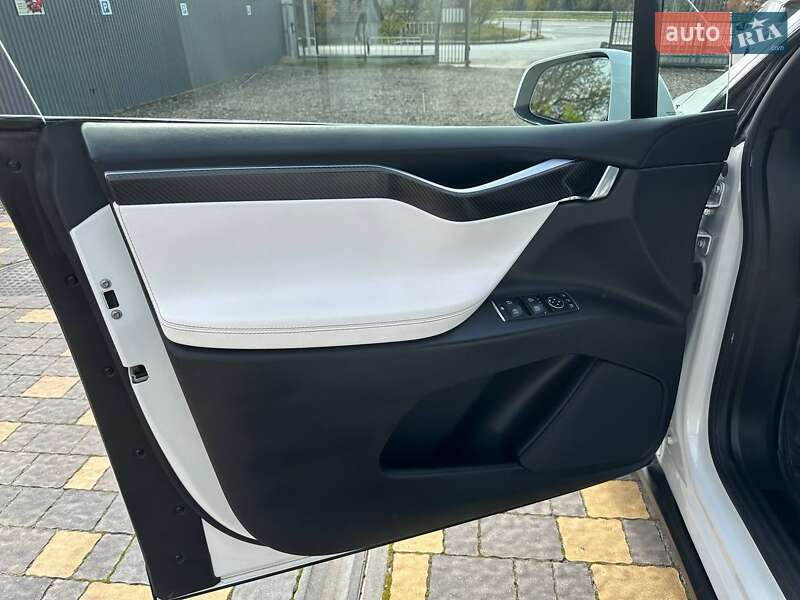 Внедорожник / Кроссовер Tesla Model X 2016 в Львове фото 17 Внедорожник / Кроссовер Tesla Model X 2016 в Львове