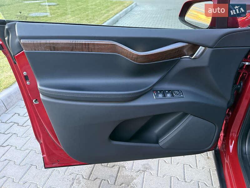 Внедорожник / Кроссовер Tesla Model X 2020 в Тернополе