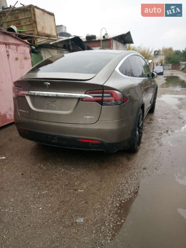 Внедорожник / Кроссовер Tesla Model X 2016 в Киеве фото 6 Внедорожник / Кроссовер Tesla Model X 2016 в Киеве