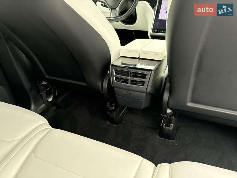 Позашляховик / Кросовер Tesla Model X 2020 в Києві фото 27 Позашляховик / Кросовер Tesla Model X 2020 в Києві