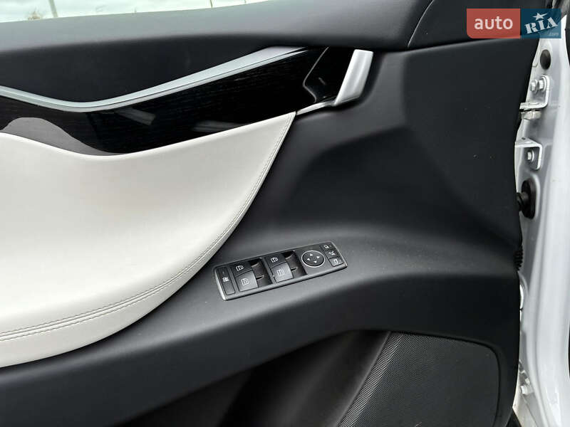 Позашляховик / Кросовер Tesla Model X 2020 в Києві фото 40 Позашляховик / Кросовер Tesla Model X 2020 в Києві
