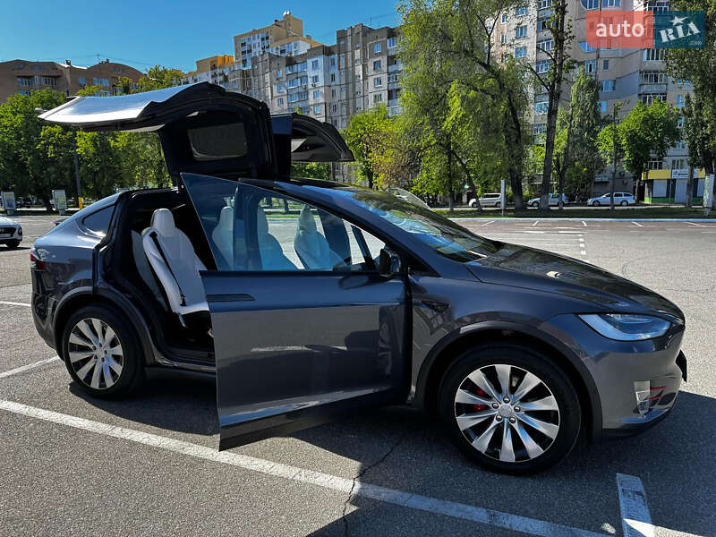 Позашляховик / Кросовер Tesla Model X 2019 в Києві фото 31 Позашляховик / Кросовер Tesla Model X 2019 в Києві