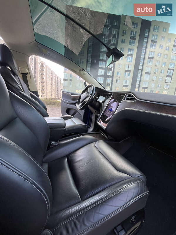 Позашляховик / Кросовер Tesla Model X 2016 в Львові фото 46 Позашляховик / Кросовер Tesla Model X 2016 в Львові