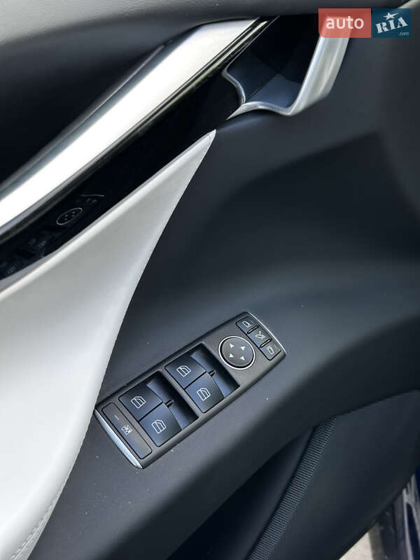 Внедорожник / Кроссовер Tesla Model X 2016 в Львове