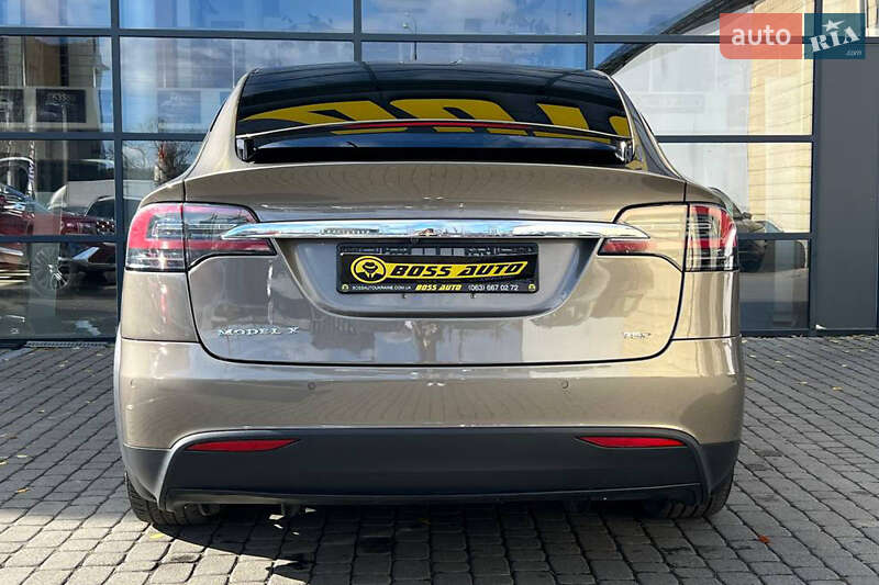 Позашляховик / Кросовер Tesla Model X 2016 в Івано-Франківську
